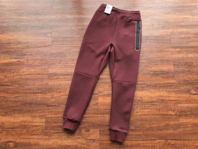 Conjunto Nike Tech Fleece Bordô