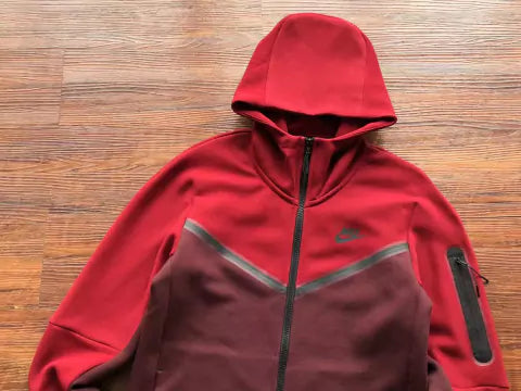 Conjunto Nike Tech Fleece Bordô