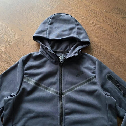 Conjunto Nike Tech Fleece Cinza Escuro