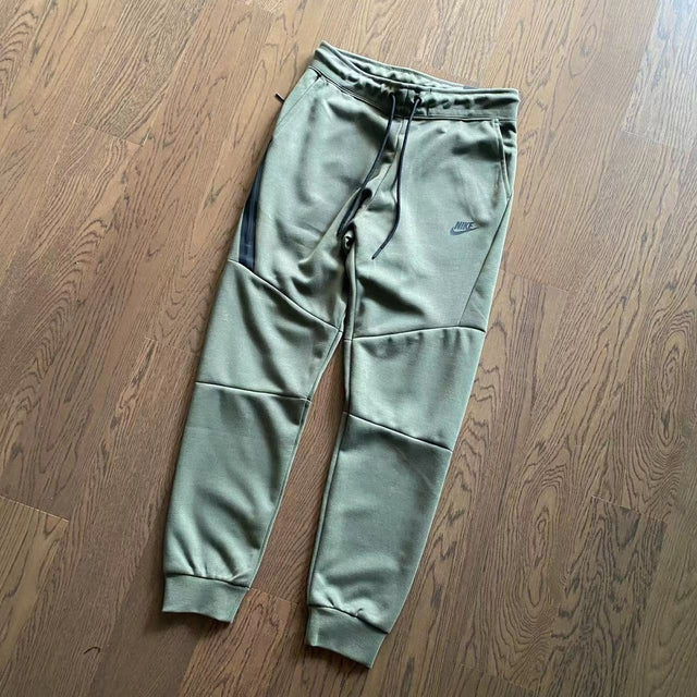 Conjunto Nike Tech Fleece Verde Escuro