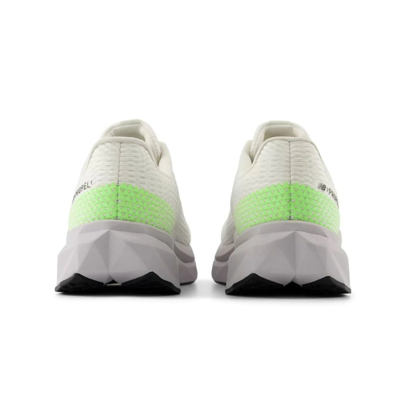 TENIS NEW BALANCE FUELCELL PROPEL V5 BEGE